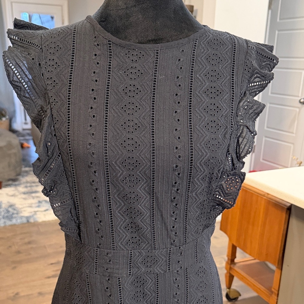 Elegant Lace Ruffle Dress in Black